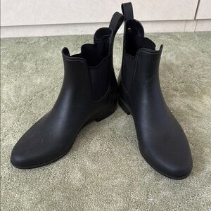 Elegant Black Ankle Boots